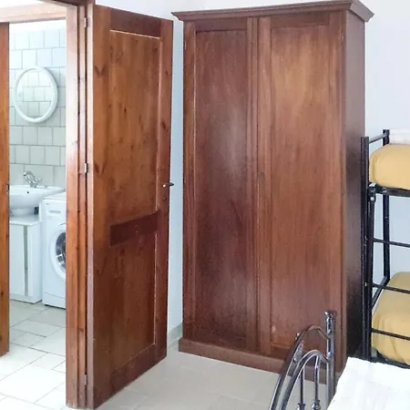 1 Bedroom Cozy In